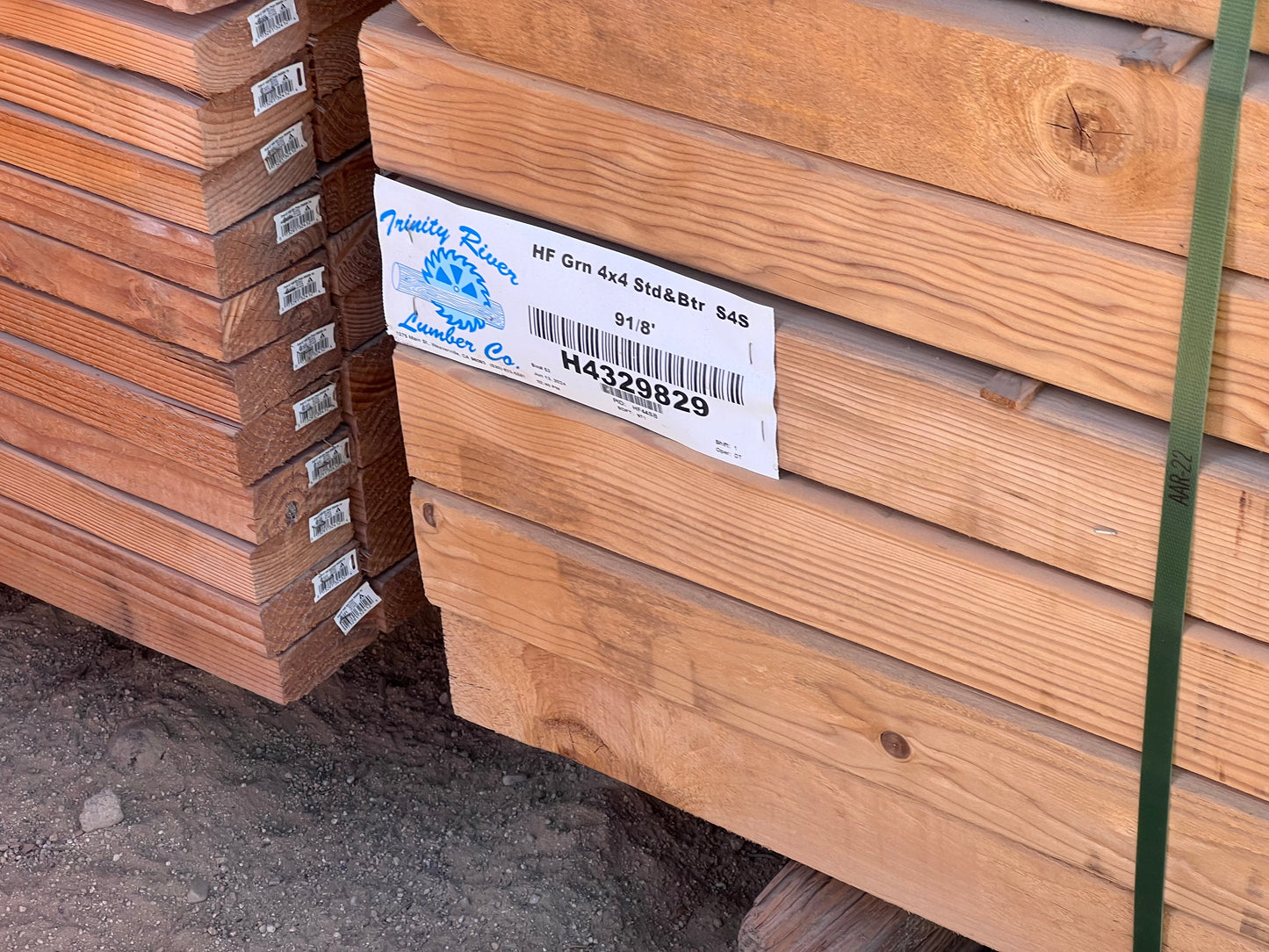 Barrote Madera PIno Americano 2x4x12 Madera Predimensionada – Calidad Premium para Construcción